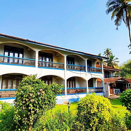 Carina Beach Resort Бенаулим Экстерьер фото